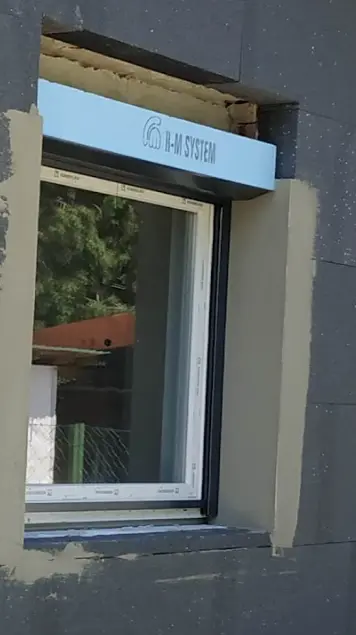 Alumínium redőny, vakolható tokos (szúnyoghálóval)